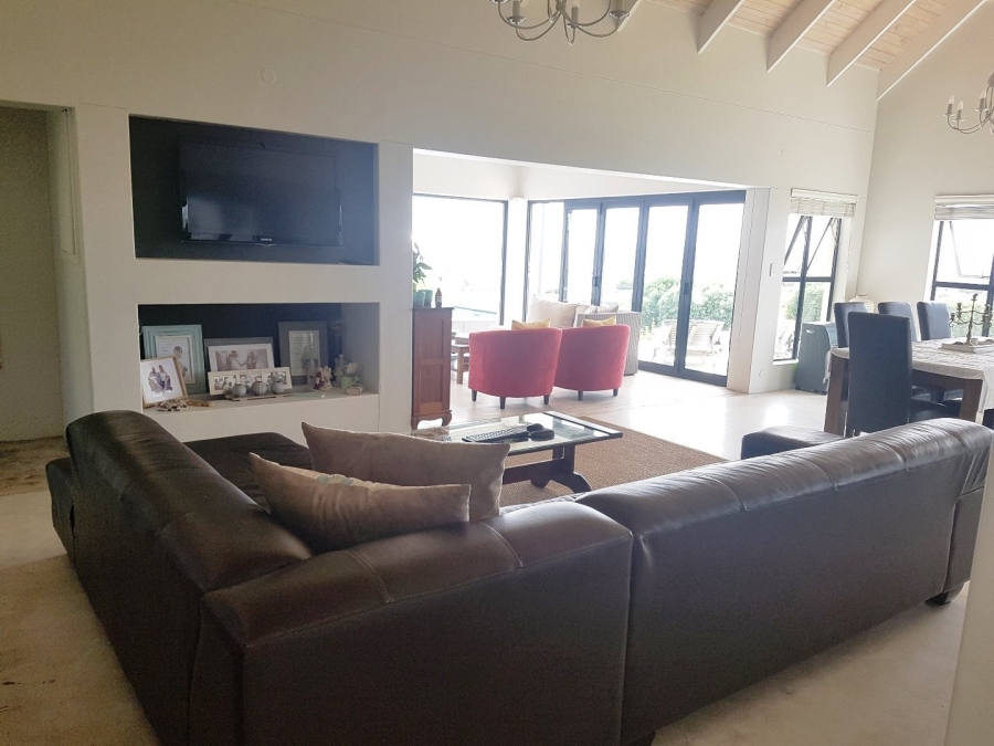9 Bedroom Property for Sale in Olifantskop Western Cape